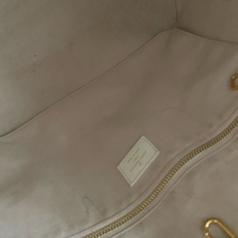 *Limited Edition* Louis Vuitton Neverfull MM
M21579 - Picture 15 of 17